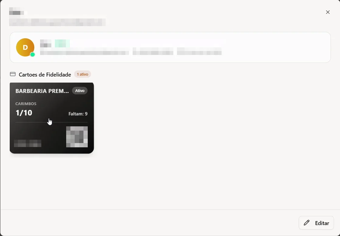 Ficha do cliente com os dados de contato e um cartão de fidelidade ativo